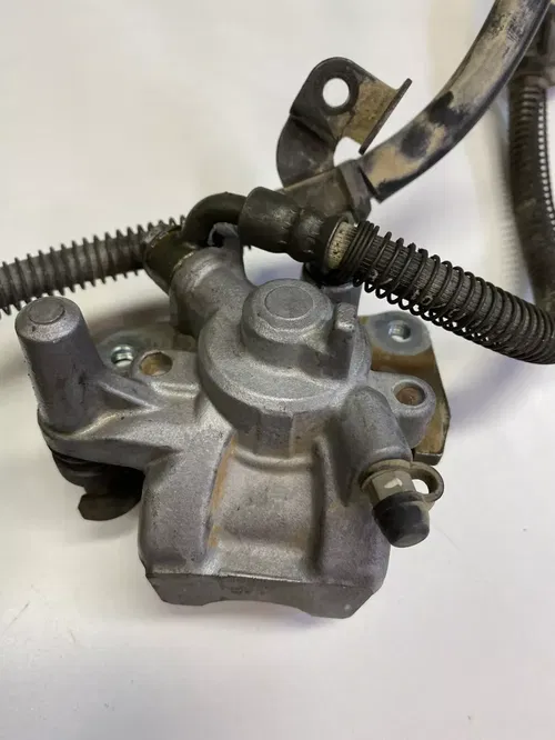 05 SUZUKI  KING QUAD 700 COMPLETE FRONT BRAKE LEVER LINE CALIPERS