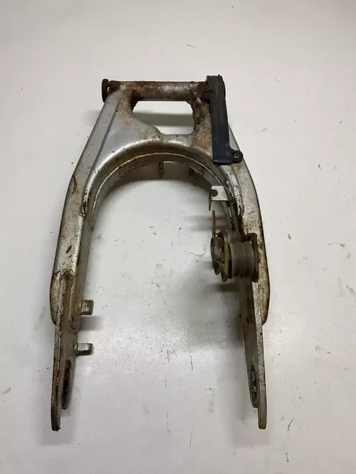 1981 81 Honda XR500R xr500 Swing Arm Swingarm Pivot Chain Guide Free Shipping