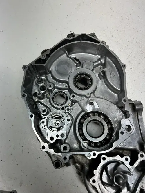 2005 05 Polaris Predator 500 OEM LOT Right Crankcase Case Clutch Cover Water Pum