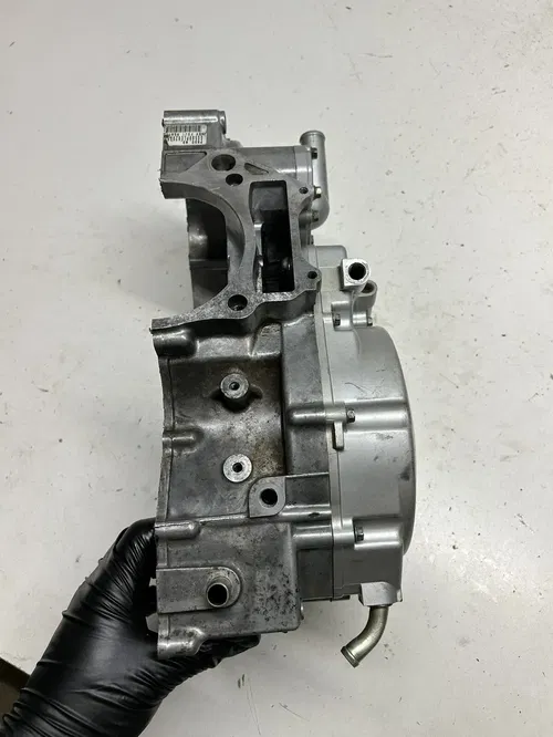 2005 05 Polaris Predator 500 OEM LOT Right Crankcase Case Clutch Cover Water Pum