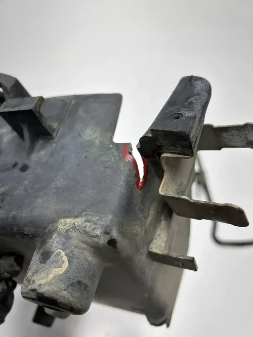 2005 05 Honda Rincon TRX 650 FA Trx650 OEM Battery Box Mount Bar Support