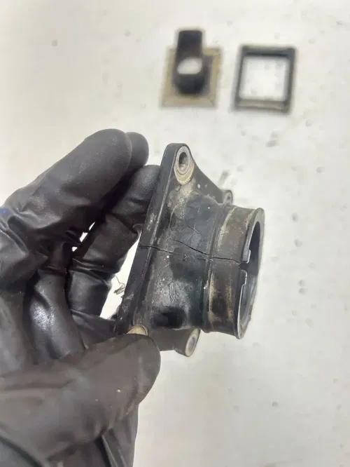 82 1982 Honda XR500R Xr 500 r OEM LOT Intake Manifold Boot Rubber Mount