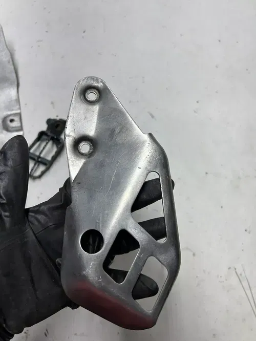 1998 98 YAMAHA WR400F Wr 400 f OEM LOT Skid Plate Foot Pegs Cover Brake Guard