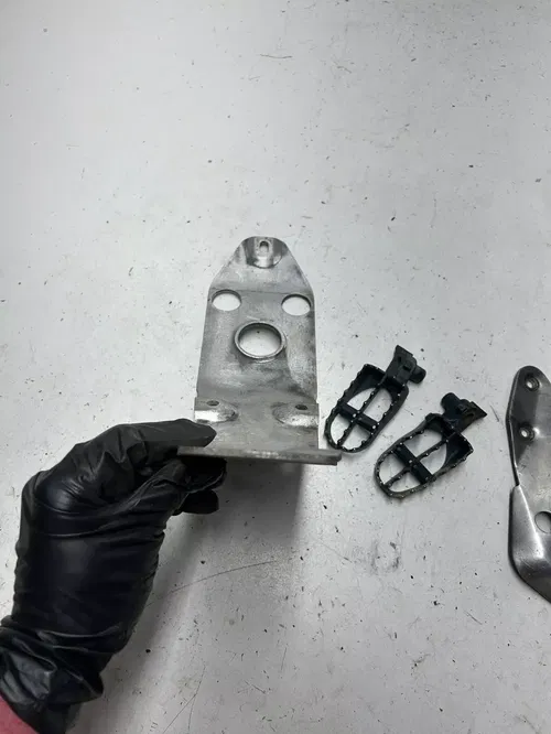 1998 98 YAMAHA WR400F Wr 400 f OEM LOT Skid Plate Foot Pegs Cover Brake Guard
