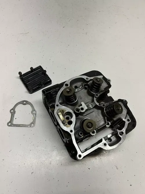 1983 83 Honda XR500R Xr 500 R xr OEM GOOD! Cylinder Head Valves Decomp 5 Valve