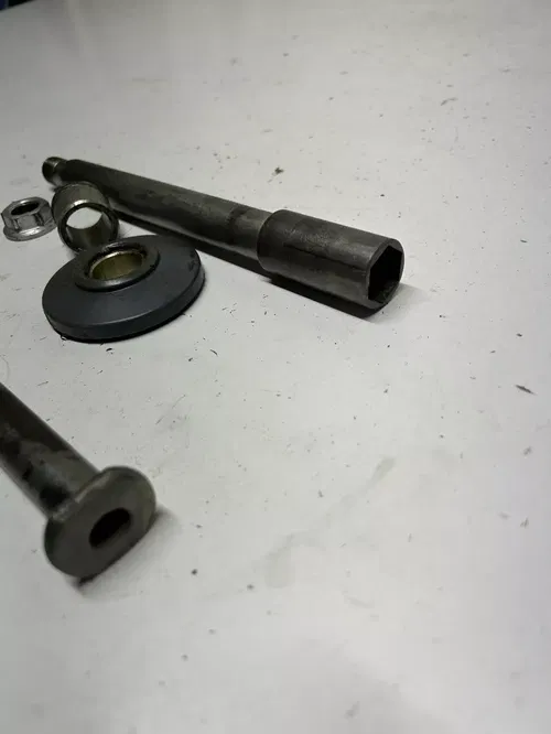 2002 02 Honda CRF450R Crf 450 r OEM Front Rear Axle Shaft Swing Arm Bolt Block