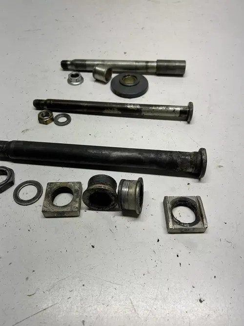 2002 02 Honda CRF450R Crf 450 r OEM Front Rear Axle Shaft Swing Arm Bolt Block