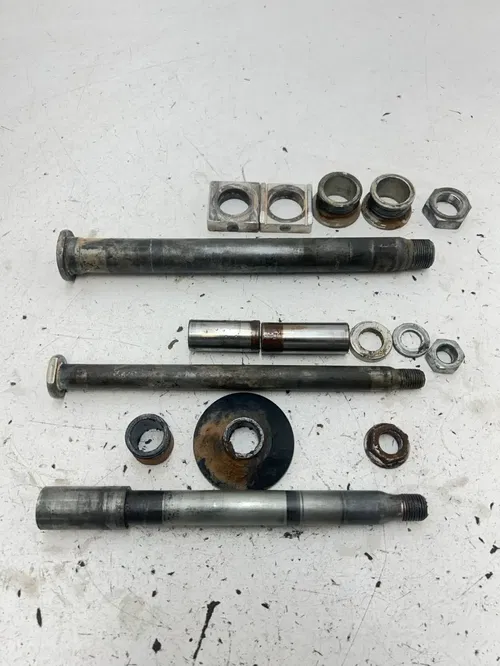 06 2006 Honda Crf250r CRF 250 R OEM GOOD! Axles Swing Arm Front Rear Pivot Bolt
