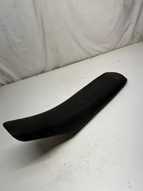 2003 03 YAMAHA YZ450F Yz 450 f Seat Saddle Pan Foam Cover Mount FREE SHIP
