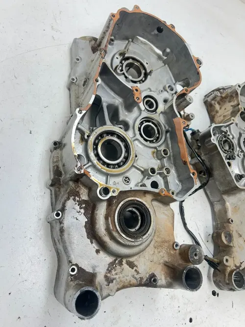 99 1999 Suzuki King Quad 300 LTF 4x4 OEM Crankcase Cases Engine Motor Cover