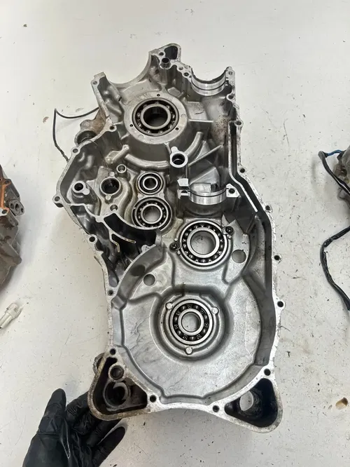 99 1999 Suzuki King Quad 300 LTF 4x4 OEM Crankcase Cases Engine Motor Cover