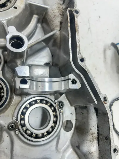99 1999 Suzuki King Quad 300 LTF 4x4 OEM Crankcase Cases Engine Motor Cover
