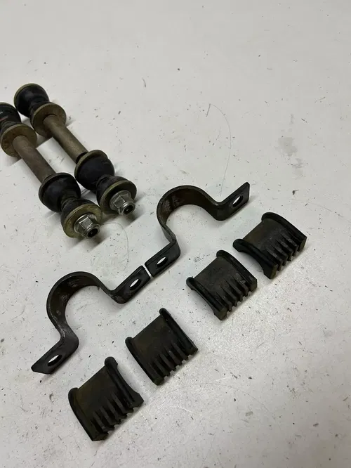 2016 16 Arctic Cat 700 HDX XT CREW LOT Torsion ￼Bar Mount Rubber Strut