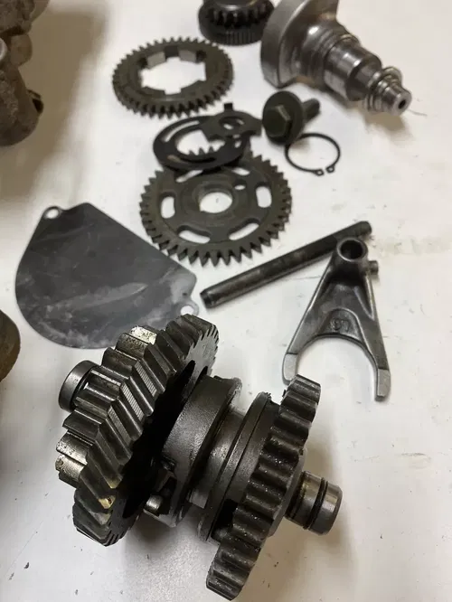 2005 05 Yamaha Bruin 350 YFM350 4x4 Crankcase Cases Drive Gear Trans Bevel Shaft