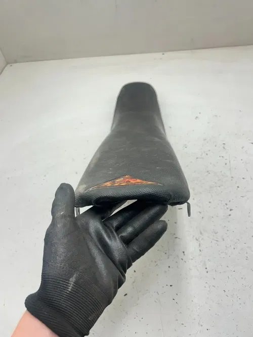 03 2003 Honda CR250R Cr 250 r 2 Stroke OEM GOOD Seat Foam Cover Saddle Pan Mount
