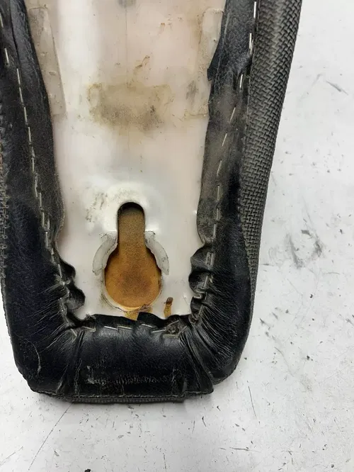 1998 98 YAMAHA WR400F Wr 400 f GOOD! Seat Saddle Pan Foam Cover Mount