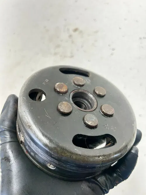 82 1982 Yamaha XT250J Xt 250 j OEM Engine Flywheel Rotor Magneto Fly Wheel Nut