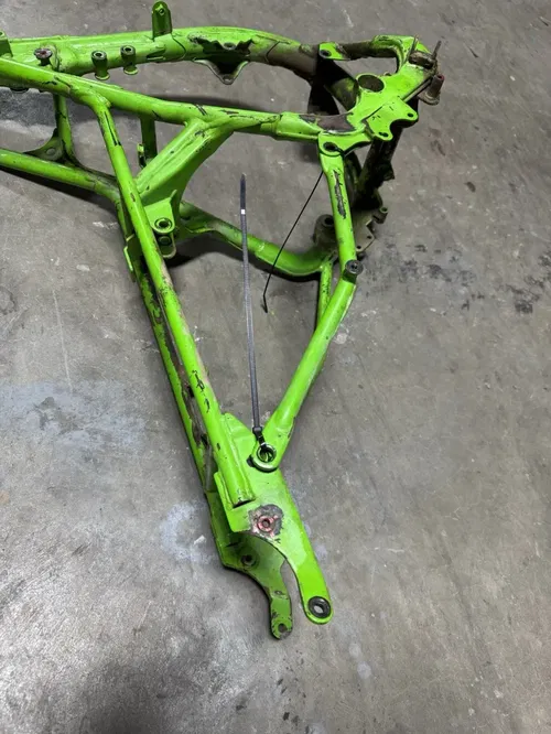 1995 95 Kawasaki KX100 kx 100 OEM Main Frame Chassis Body Assembly READ DESCRIPT