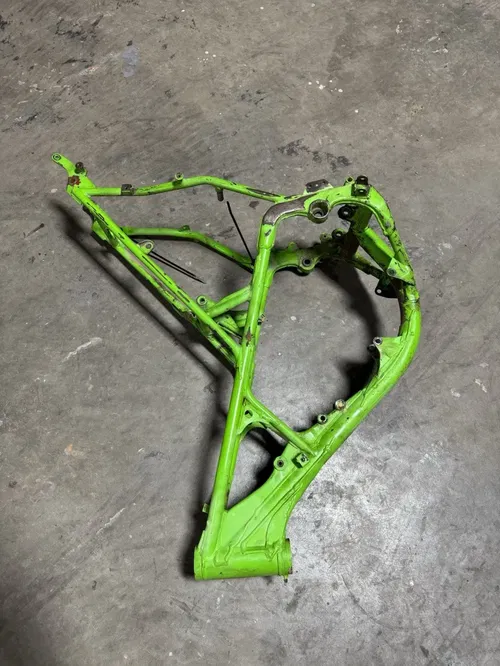 1995 95 Kawasaki KX100 kx 100 OEM Main Frame Chassis Body Assembly READ DESCRIPT