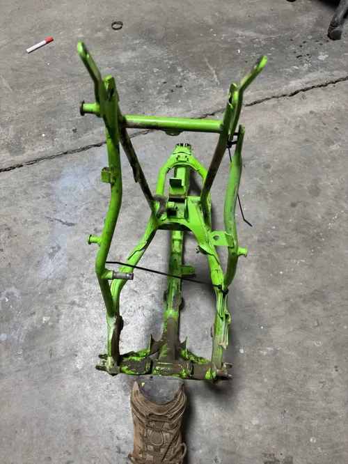 1995 95 Kawasaki KX100 kx 100 OEM Main Frame Chassis Body Assembly READ DESCRIPT