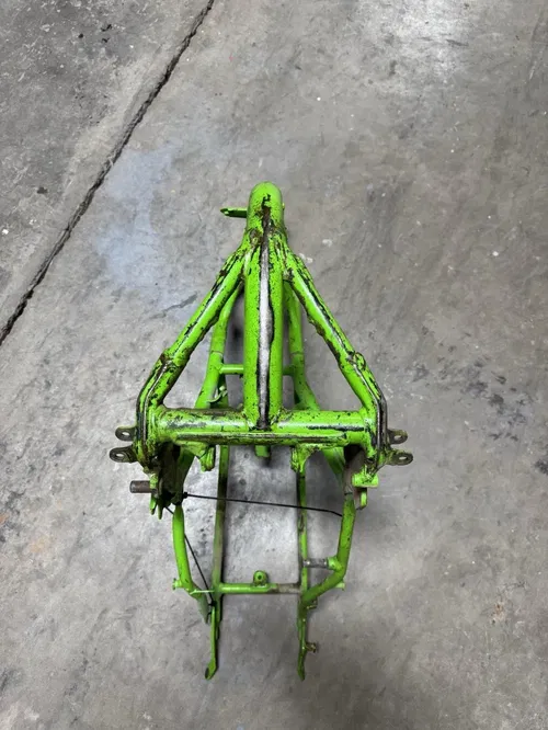 1995 95 Kawasaki KX100 kx 100 OEM Main Frame Chassis Body Assembly READ DESCRIPT