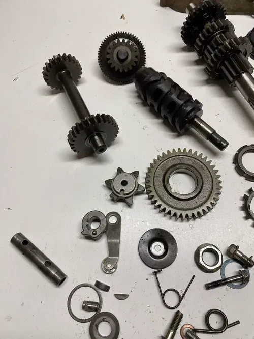1998 98 KAWASAKI BAYOU KLF 220 GOOD Trans Transmission Clutch Cover Drive Gear