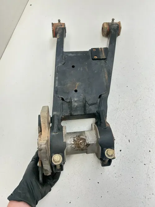 1999 99 Polaris Sport 400 2x4 OEM Swingarm Swing Arm Pivot Axle Carrier