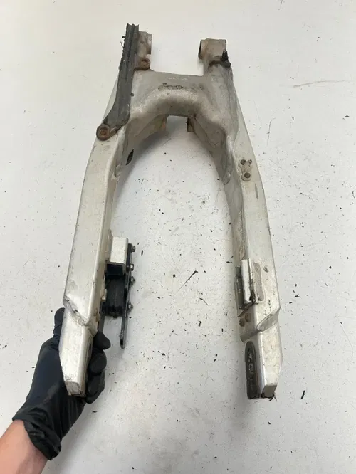 96 1996 Honda CR125R Cr 125 r OEM GOOD THREADS! Swingarm Swing Arm Suspension