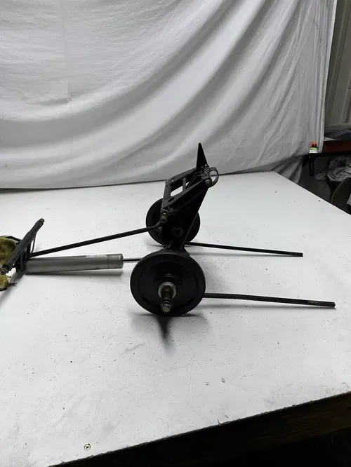 2004 04 Ski-doo Summit 800 Highmark 151" OEM Suspension Rail Shock Spring Mount