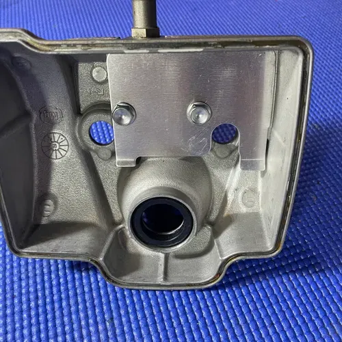 2006 Crf 250 Valve Cover 