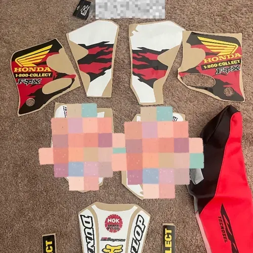 1-800 McGrath Graphics & UFO Plastics