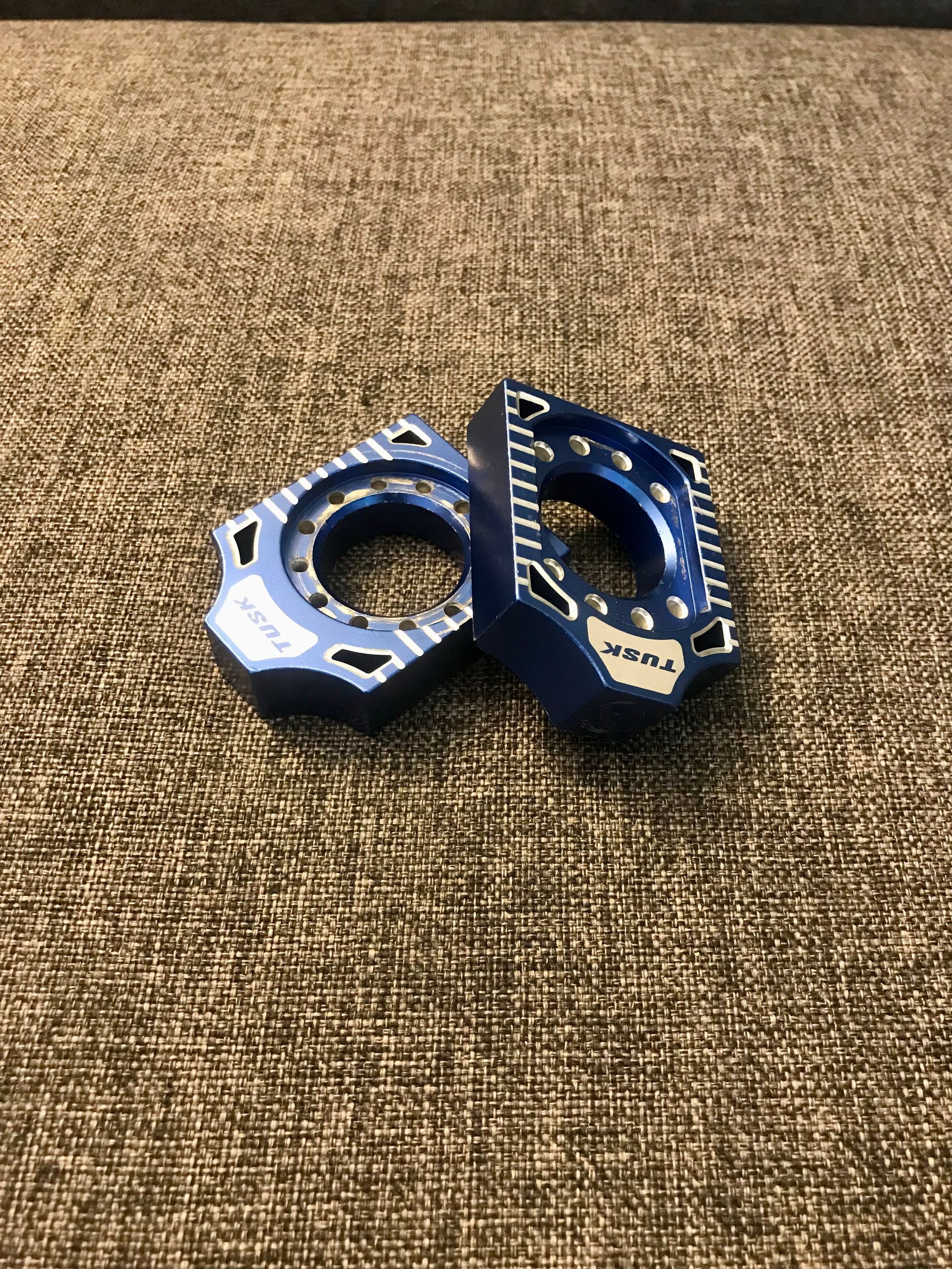 Tusk Billet Axle Blocks (Blue)