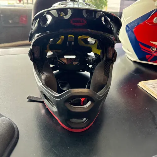 Bell Mountain Bike Helmet 