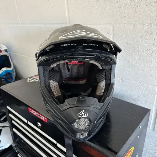 6D 