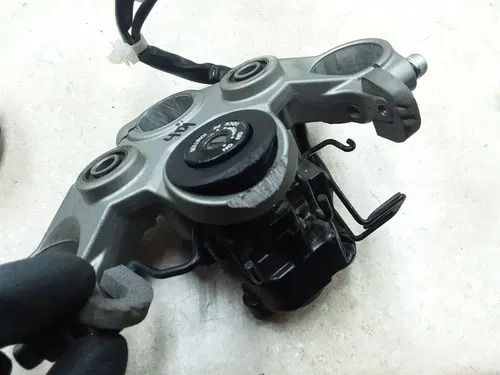 Yamaha 700 FZ07 Gas Tank Cap Ignition Switch Triple Clamp 2015 2016 UO AP-401