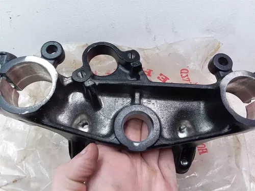 Honda 600 XL600-R NOS Triple Tree Clamp 1983 1984 1985 1986 AP-2