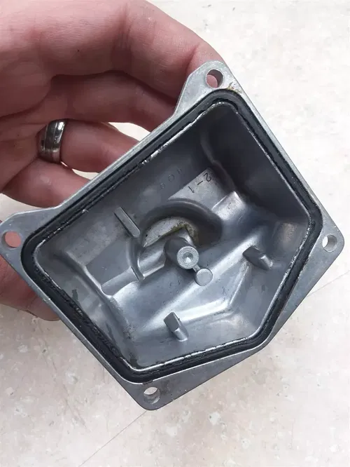 Kawasaki KZ750-F1 kz440 Shaft LTD Carb RIGHT Float Bowl #25 1983 UO AP-355