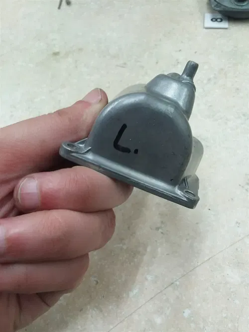 Kawasaki KZ750-F1 kz440 Shaft LTD Carb RIGHT Float Bowl #25 1983 UO AP-355