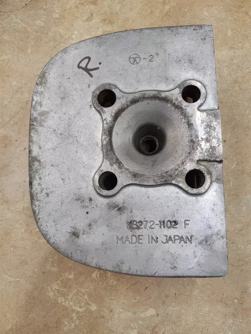 Kawasaki 250 A1 A1-SS A1SS Engine Right Cylinder Head 1968 1969 PA AP-156