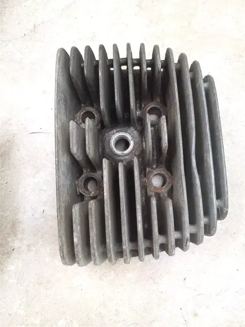Kawasaki 250 A1 A1-SS A1SS Engine Right Cylinder Head 1968 1969 PA AP-156