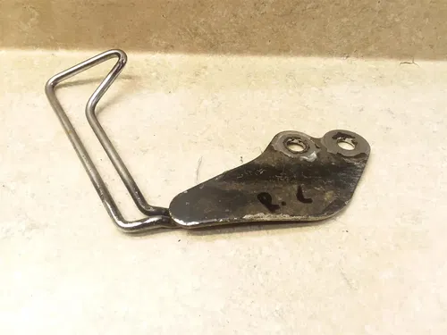 Yamaha 535 XV XV535 Guide Bracket 1996 PA AP-331