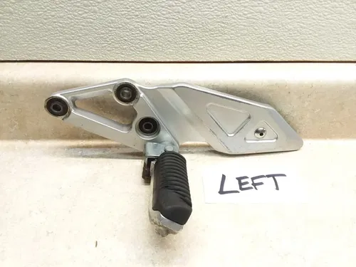 1995 Suzuki GSXR 1100 Left Front Footrest Mount Bracket GSXR1100-W PA AP-304