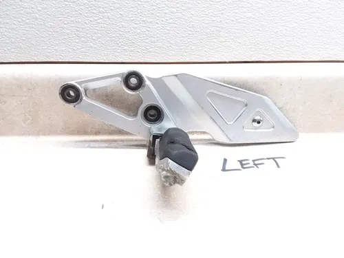 1995 Suzuki GSXR 1100 Left Front Footrest Mount Bracket GSXR1100-W PA AP-304