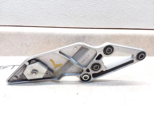 1995 Suzuki GSXR 1100 Left Front Footrest Mount Bracket GSXR1100-W PA AP-304