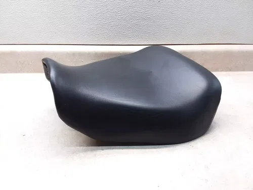 1995 Suzuki GSXR 1100 Front Seat Assembly GSXR1100-W PA AP-304