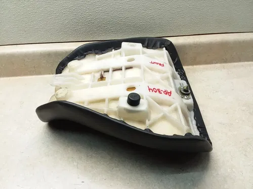 1995 Suzuki GSXR 1100 Front Seat Assembly GSXR1100-W PA AP-304