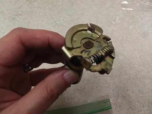 Yamaha FZR1000 Carburetor RIGHT Inside Throttle Shaft 1987 1988 SA #55 SA AP-369