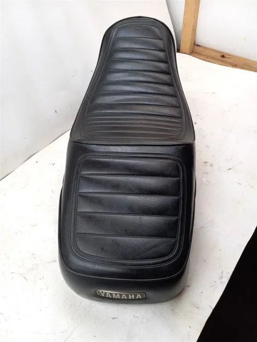 Yamaha Virago XV750 Oem NICE TAKE OFF/NOS LIKE Seat Base Unit 1981 1982
