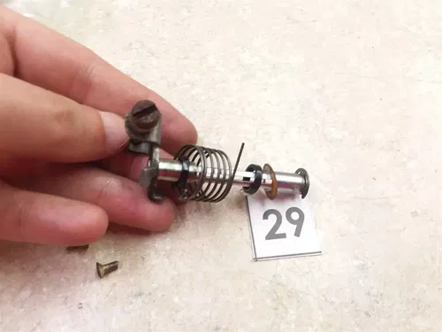 Yamaha XJ550 MAXIM SECA Carb RIGHT Inside Throttle Shaft #29 SA AP-381