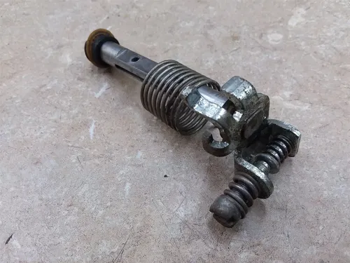 Yamaha XJ1100 Maxim Carb Carburetor LEFT Outside Throttle Shaft #27 1982 AP-273